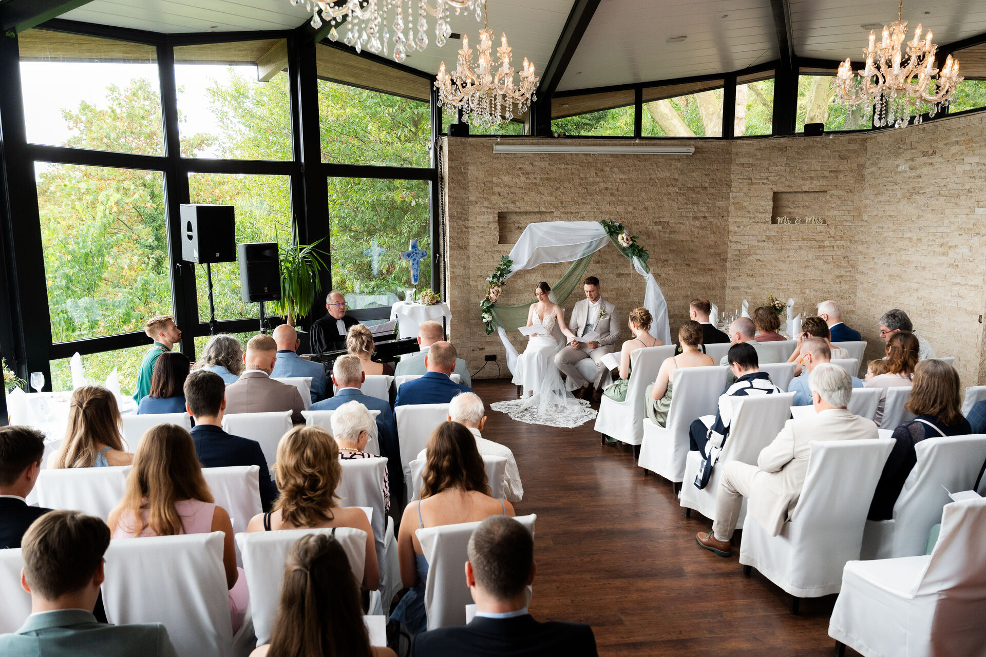 Freie Trauung im Saal der Villa Vue
